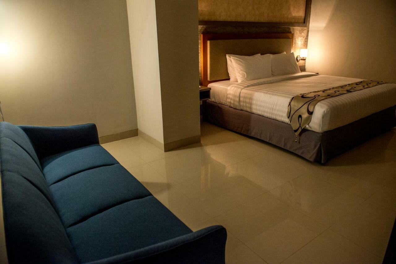 Grand Padis Hotel Bondowoso Bagian luar foto