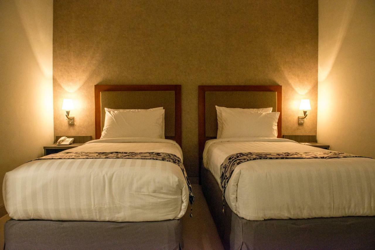 Grand Padis Hotel Bondowoso Bagian luar foto