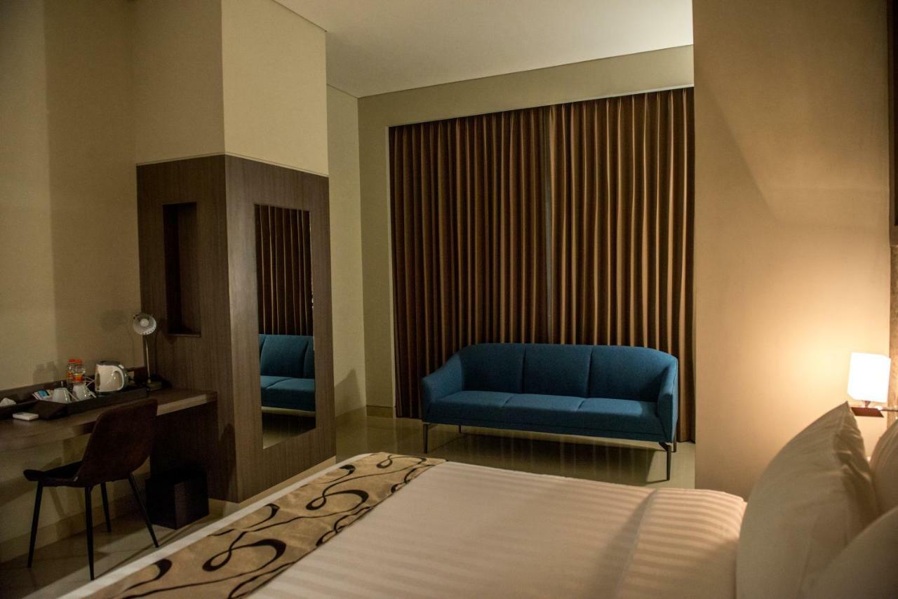Grand Padis Hotel Bondowoso Bagian luar foto