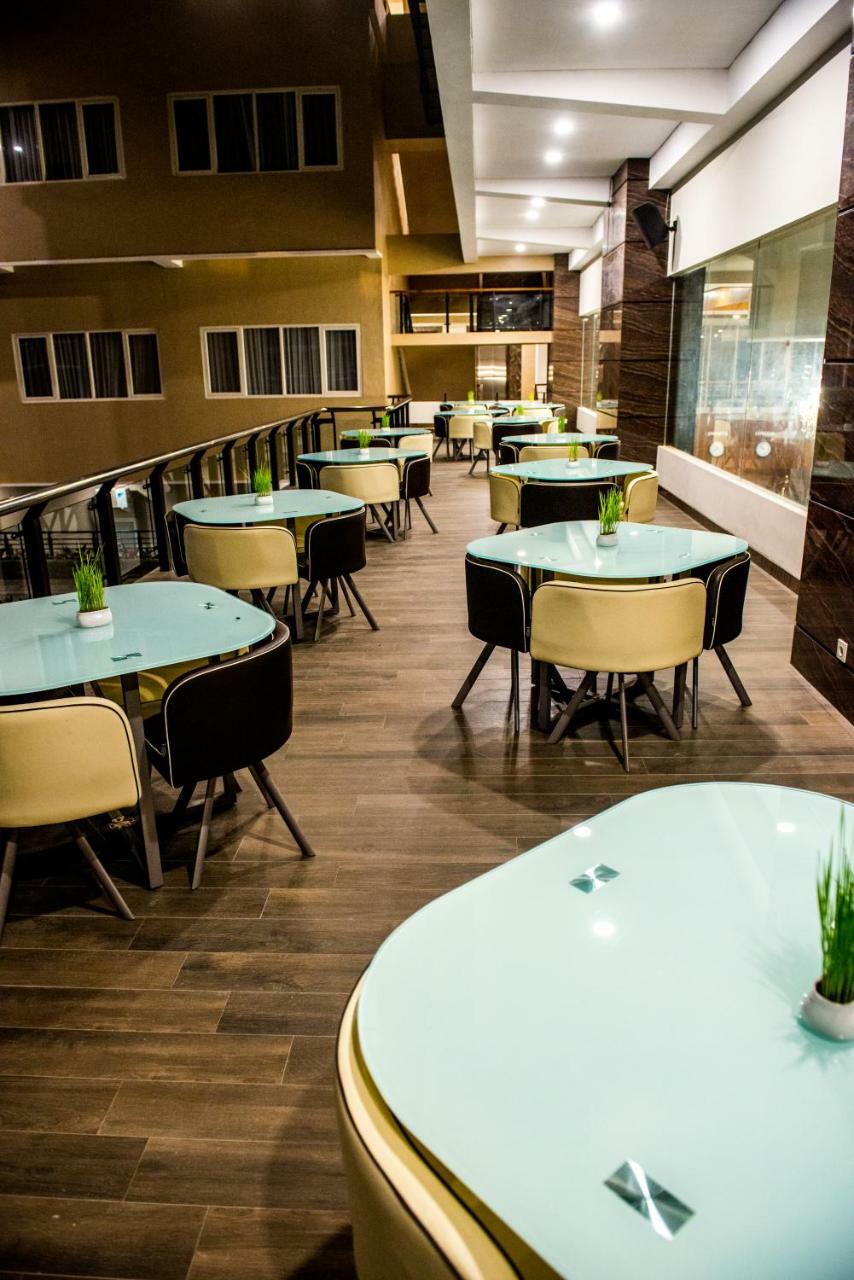 Grand Padis Hotel Bondowoso Bagian luar foto